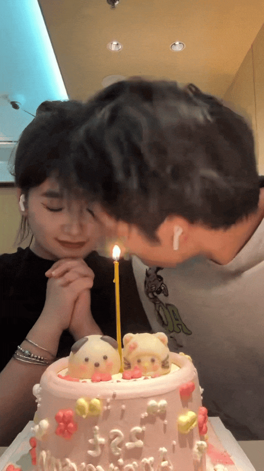 尊龙官网登录入口 福州一对情侣庆祝纪念日